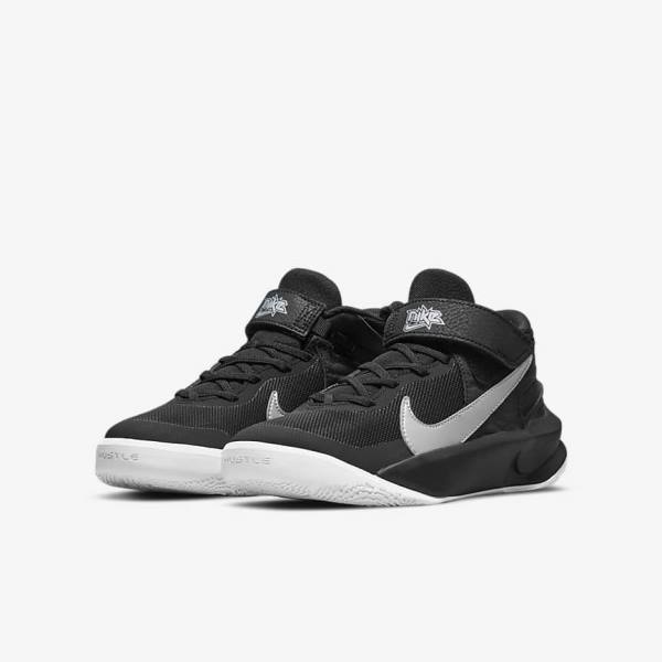 Nike Team Hustle D 10 FlyEase Older Basketbalove Tenisky Detske Čierne Biele Metal Strieborne | NK532HWE