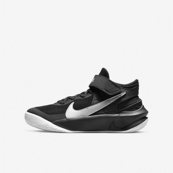 Nike Team Hustle D 10 FlyEase Older Basketbalove Tenisky Detske Čierne Biele Metal Strieborne | NK532HWE